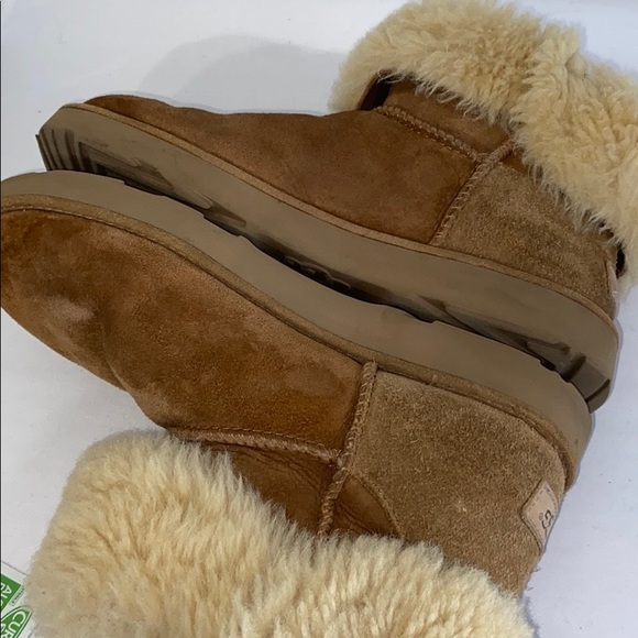 Ugg boots - Classic Cuff Short Boots - Sold - Picture 14 of 14